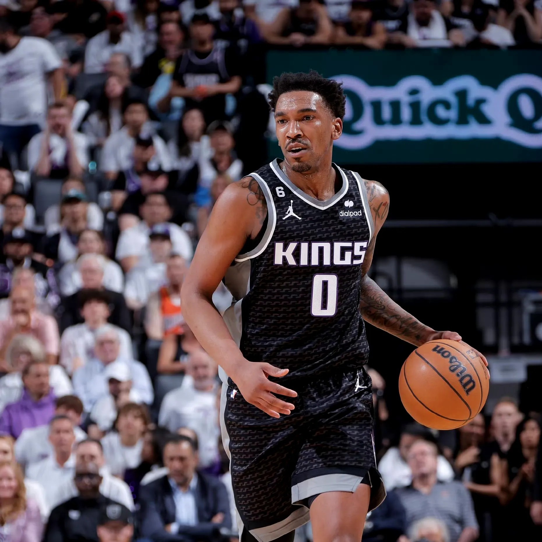 关于中超赛程吃紧，洛杉矶快船赛前更衣室发声，更衣室稳定，球队文化再被提及的信息